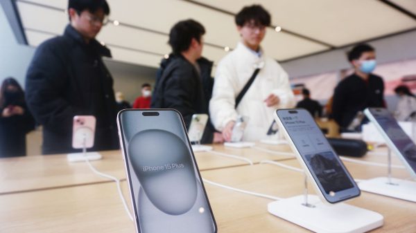 Apple предлагает редкие скидки на iPhone в Китае