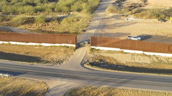 Администрация Байдена сообщила Верховному суду Техаса, что запрещает федеральному правительству доступ к части границы США и Мексики