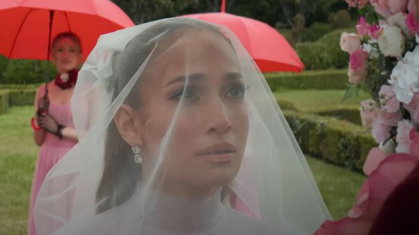 Дженнифер Лопес высмеивает себя четырехкратной невестой в клипе «Can't Get Enough»