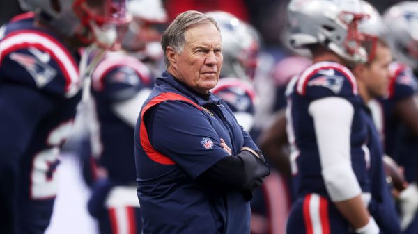 Легендарный тренер НФЛ Билл Беличик говорит, что «слишком рано» принимать решение о будущем с New England Patriots