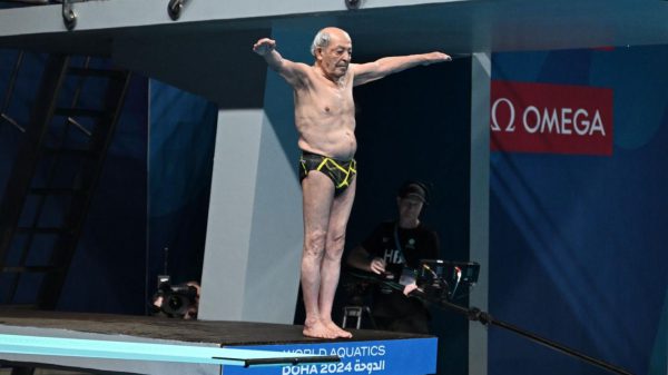 100-летний прыгун в воду на чемпионате мира 2024 года.
