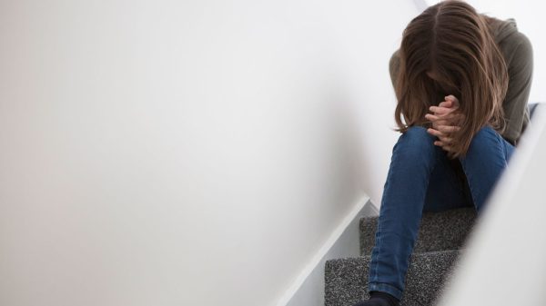 Стресс является ключевым фактором, побуждающим некоторых подростков к наркотикам и алкоголю, предупреждает исследование CDC