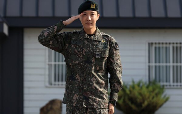 Для j-hope военная служба стала «возможностью для большего исследования»: «Я нашел много нового вдохновения»