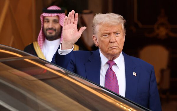 Президент Трамп утверждает, что Бейонсе и Брюс Спрингстин участвовали в «незаконной афере на выборах»