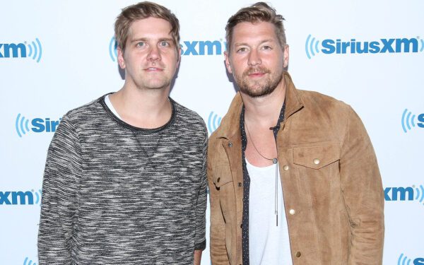 Беар Райнхарт из NEEDTOBREATHE отвечает на обвинения брата Бо в сексуальном насилии в детстве