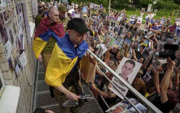 Украина заявляет, что Россия провела самую масштабную ночную бомбардировку с использованием беспилотников за всю войну