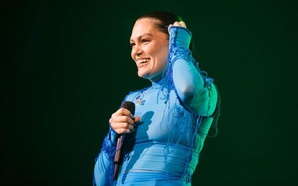 Джесси Джей делится новостями о борьбе с раком: «Слезы счастья реальны»