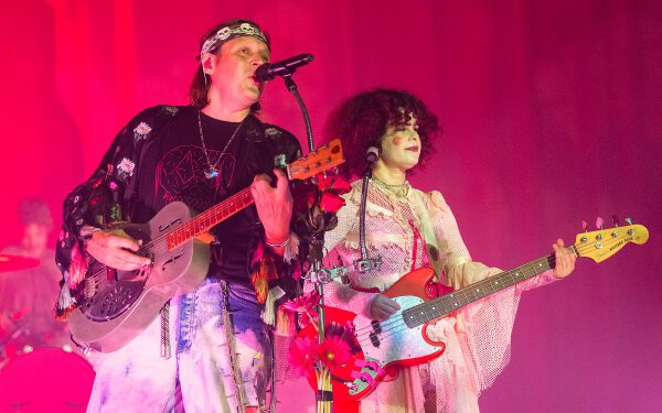 Уин Батлер и Режин Шассан из Arcade Fire расстались после 22 лет брака, поделившись планами на будущее группы Уин Батлер и Режин Шассан из Arcade Fire расстались после 22 лет брака, поделившись планами на будущее группы
