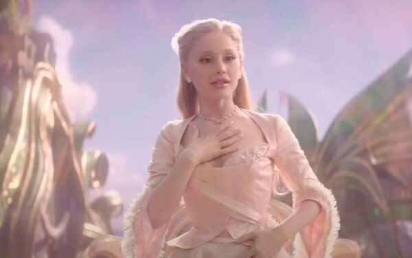 Мини-версия Арианы Гранде представлена в новом тизере «Wicked» в преддверии дебюта юной Глинды