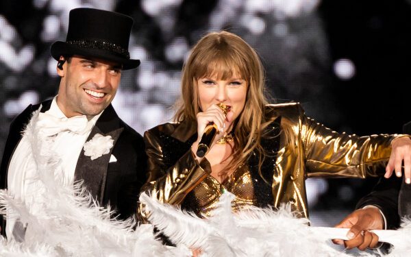 Бывшие участники «Танцев со звездами» заявили, что танцовщица Тейлор Свифт «совершенно не имеет права» участвовать в шоу Бывшие участники «Танцев со звездами» заявили, что танцовщица Тейлор Свифт «совершенно не имеет права» участвовать в шоу