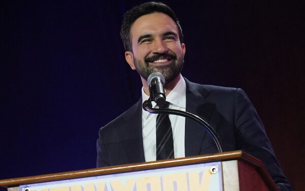 Знакомый музыкант Нью-Йорка, который поставил в тупик кандидата в мэры Зохрана Мамдани во время его музыкальной викторины «Track Star Show»