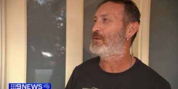 Дом с малышами внутри расстрелян из проезжающего автомобиля