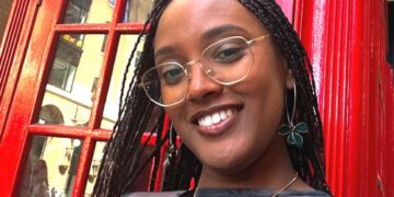 Как эта учительница из Мельбурна стала бестселлером New York Times в 26 лет