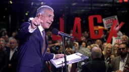 Латиноамериканские избиратели перешли на сторону Трампа в ноябре прошлого года. Теперь они могут сыграть ключевую роль в выборе следующего губернатора Нью-Джерси.