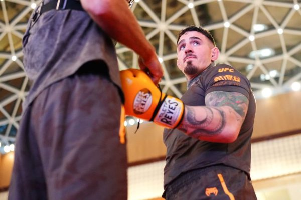 «Ты рискуешь своей жизнью»: чемпион UFC в тяжелом весе Том Эспинелл о смерти, успехе и бое Трампа в Белом доме