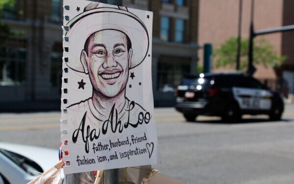 Спустя несколько месяцев после того, как на марше «Нет королям» в Юте был убит мужчина, его жена все еще ищет ответы Спустя несколько месяцев после того, как на марше «Нет королям» в Юте был убит мужчина, его жена все еще ищет ответы