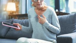 Новый препарат от менопаузы, предназначенный для борьбы с приливами без гормонов, получил одобрение FDA Новый препарат от менопаузы, предназначенный для борьбы с приливами без гормонов, получил одобрение FDA