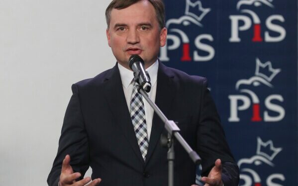 Самолет, перевозивший туристов в кенийский заповедник Масаи-Мара, разбился, в результате чего погибли 11 человек. Самолет, перевозивший туристов в кенийский заповедник Масаи-Мара, разбился, в результате чего погибли 11 человек.