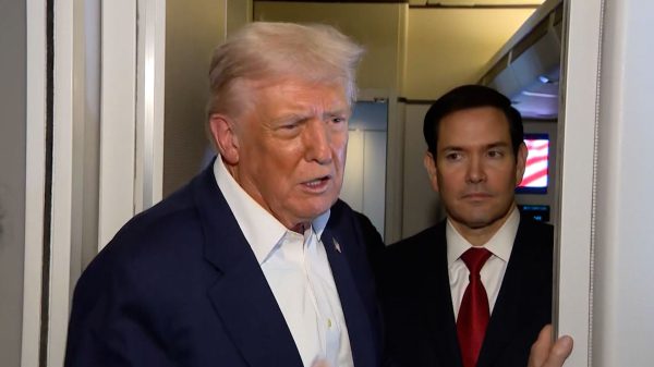 Трамп заявил, что ему сделали МРТ во время поездки в медицинский центр имени Уолтера Рида Трамп заявил, что ему сделали МРТ во время поездки в медицинский центр имени Уолтера Рида