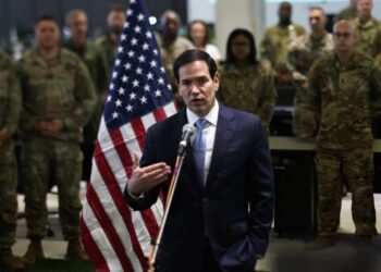 Мадуро в Венесуэле заявил, что США развязывают войну и пытаются лишить гражданства оппонента Мадуро в Венесуэле заявил, что США развязывают войну и пытаются лишить гражданства оппонента