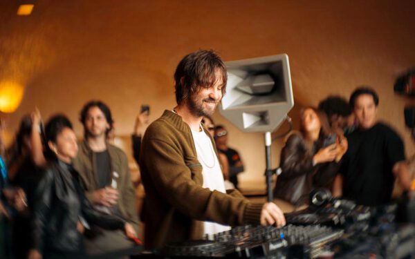 Посмотрите выступление Tame Impala на фестивале Cercle в Мехико: «Думаю, я запомню это навсегда»