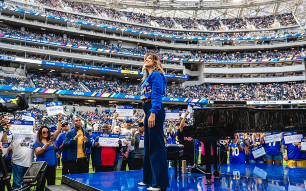 7 лучших музыкальных моментов в день игры LA Rams: от «Fight Song» Рэйчел Платтен до диджей-сета Loud Luxury 7 лучших музыкальных моментов в день игры LA Rams: от «Fight Song» Рэйчел Платтен до диджей-сета Loud Luxury