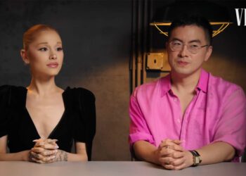 Ариана Гранде снова проходит детектор лжи с Боуэном Янгом и снова сталкивается с вопросом о высадке на Луну: «Мне плевать, я беспокоюсь о Земле!»