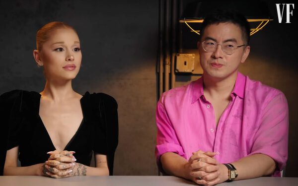 Ариана Гранде снова проходит детектор лжи с Боуэном Янгом и снова сталкивается с вопросом о высадке на Луну: «Мне плевать, я беспокоюсь о Земле!»