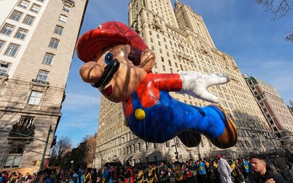 По меньшей мере 75 человек погибли в результате второй день борьбы пожарных Гонконга с горящими вышками По меньшей мере 75 человек погибли в результате второй день борьбы пожарных Гонконга с горящими вышками