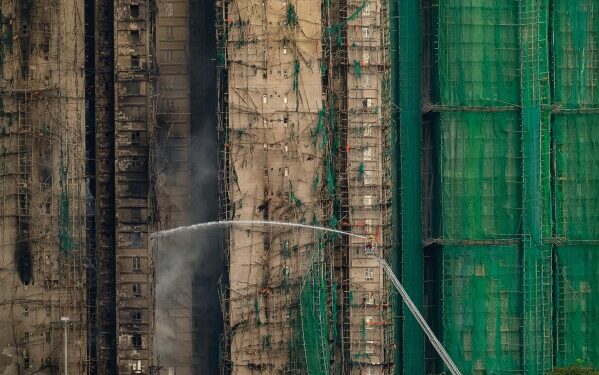 Бамбуковые леса помогли построить горизонт Гонконга, но смертоносный пожар может ускорить его конец