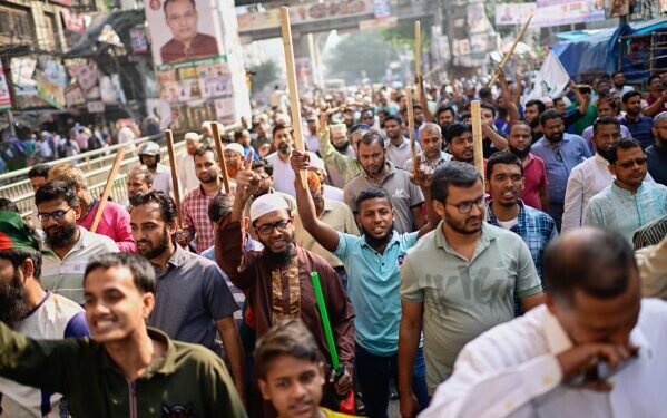 Свергнутый лидер Бангладеш Шейх Хасина приговорена к смертной казни за подавление студенческого восстания Свергнутый лидер Бангладеш Шейх Хасина приговорена к смертной казни за подавление студенческого восстания