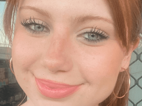 «Прекрасная и нежная душа» убита за месяц до своего 18-летия, предположительно в результате наезда. «Прекрасная и нежная душа» убита за месяц до своего 18-летия, предположительно в результате наезда.