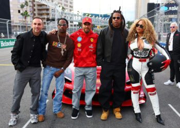 Бейонсе назвала Льюиса Хэмилтона «лучшим, кто когда-либо делал это» после встречи чемпиона Формулы-1 с Jay-Z в Лас-Вегасе