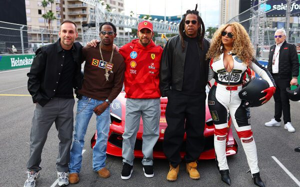 Бейонсе назвала Льюиса Хэмилтона «лучшим, кто когда-либо делал это» после встречи чемпиона Формулы-1 с Jay-Z в Лас-Вегасе Бейонсе назвала Льюиса Хэмилтона «лучшим, кто когда-либо делал это» после встречи чемпиона Формулы-1 с Jay-Z в Лас-Вегасе