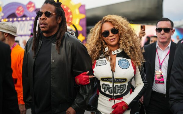 Бейонсе неожиданно появилась на Гран-при Формулы-1 в Лас-Вегасе вместе с Jay-Z