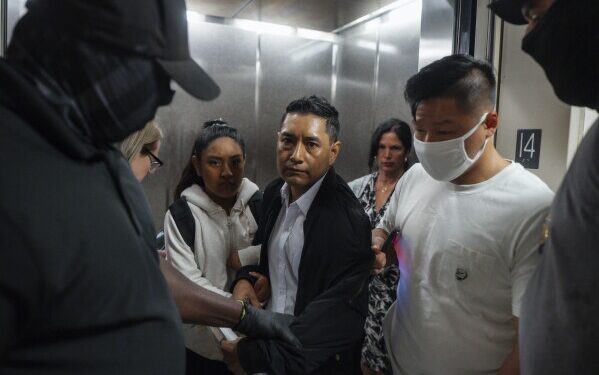 Пограничная служба следит за водителями США и задерживает тех, чьи поездки вызывают подозрение