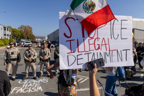 Премьер-министр Канады Карни заявил, что велел премьер-министру Онтарио не запускать антитарифную рекламу, которая расстроила Трампа.