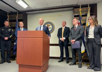 Колумбийская Petro публикует банковские записи в ответ на обвинения США в торговле наркотиками, что вызвало негативную реакцию из-за расходов Колумбийская Petro публикует банковские записи в ответ на обвинения США в торговле наркотиками, что вызвало негативную реакцию из-за расходов