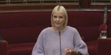 Член парламента Джорджи Перселл рассказала о сексуальных домогательствах и осуждении шлюх в парламенте