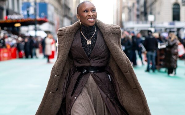 Синтия Эриво открывает парад Macy's в честь Дня благодарения 2025 года мощным выступлением с песней «Feeling Good» Синтия Эриво открывает парад Macy's в честь Дня благодарения 2025 года мощным выступлением с песней «Feeling Good»