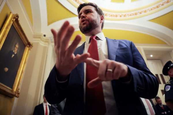 Есть ли у Джей Ди Вэнса проблемы с Palantir?