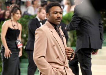 Дональд Гловер рассказал, что из-за инсульта ему пришлось отменить тур Childish Gambino в прошлом году