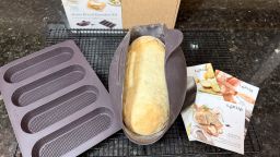 Не выбрасывайте чёрствый хлеб. Используйте его для приготовления сытного тосканского супа и других блюд итальянской кухни.