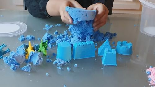 Десятки школ закроются из-за опасений по поводу игр с песком, содержащим асбест Десятки школ закроются из-за опасений по поводу игр с песком, содержащим асбест