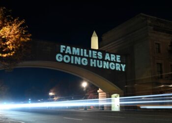 Бывшая ведущая Fox News Кимберли Гилфойл заняла пост посла США в Греции Бывшая ведущая Fox News Кимберли Гилфойл заняла пост посла США в Греции