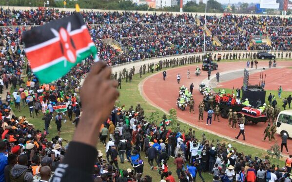 Немецкие близнецы Кесслер, ставшие звездами танца в 50-х и 60-х годах, умерли в возрасте 89 лет. Немецкие близнецы Кесслер, ставшие звездами танца в 50-х и 60-х годах, умерли в возрасте 89 лет.