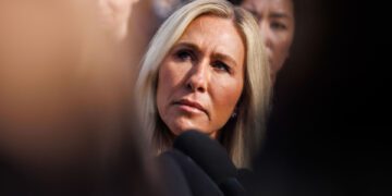 Представитель Республиканской партии Марджори Тейлор Грин покинет Конгресс после пяти бурных лет