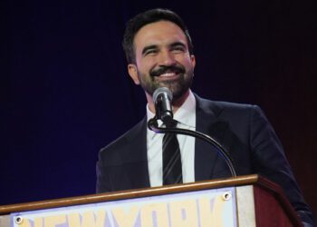 Грейси Абрамс, Холзи и другие реагируют на победу Зохрана Мамдани на выборах мэра Нью-Йорка: «У меня всё время мурашки по коже» Грейси Абрамс, Холзи и другие реагируют на победу Зохрана Мамдани на выборах мэра Нью-Йорка: «У меня всё время мурашки по коже»