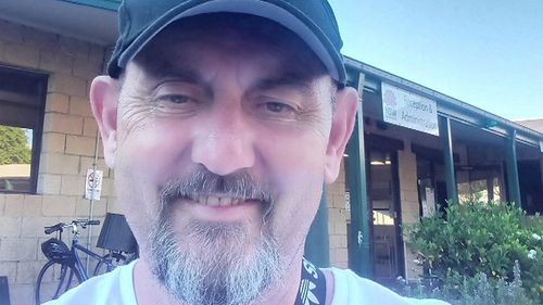 Обвинительный приговор после того, как тело было засунуто в дерево и сожжено в результате «хладнокровного» убийства Обвинительный приговор после того, как тело было засунуто в дерево и сожжено в результате «хладнокровного» убийства