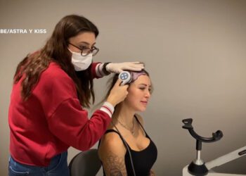 Пересадка волос у женщин процветает. Успех операции сложен.